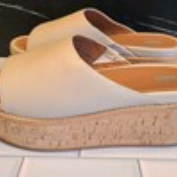New FitFlop Eloise Slides Sandals Women  Beige Leather Cork Wrap Wedge 9US EUC - Picture 4 of 6